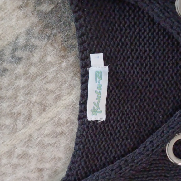 Lulu-B Grommet black knit Vneck sweater L - Picture 6 of 14